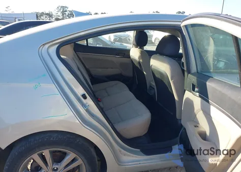 2018 Hyundai Elantra Sel z USA, uszkodzony, nr VIN 5NPD84LF4JH359499